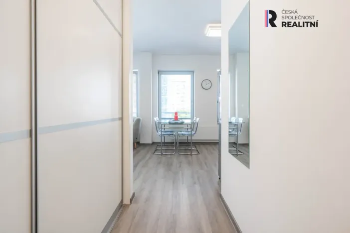 Pronájem bytu 1+kk, Zlín, Lorencova, 42 m2