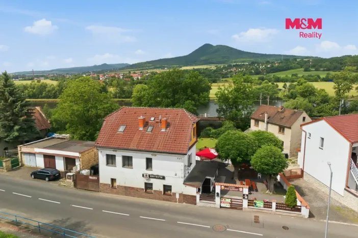 Prodej rodinného domu, Velké Žernoseky, 438 m2