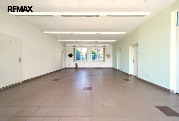 Prodej kanceláře, Hradec Králové - Slezské Předměstí, Vážní, 288 m2