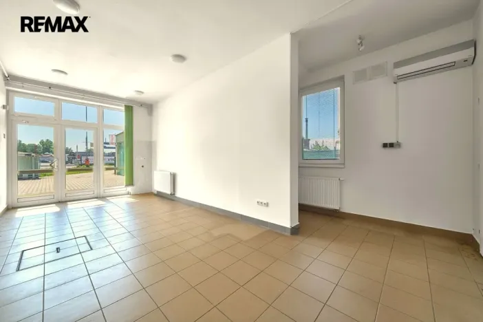 Prodej kanceláře, Hradec Králové - Slezské Předměstí, Vážní, 288 m2