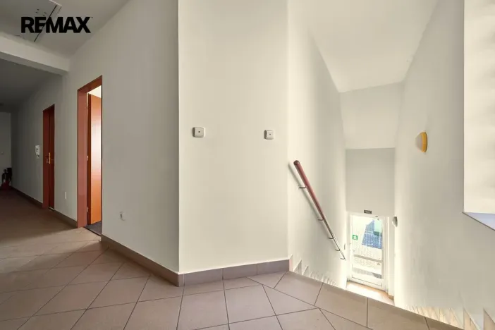 Prodej kanceláře, Hradec Králové - Slezské Předměstí, Vážní, 288 m2