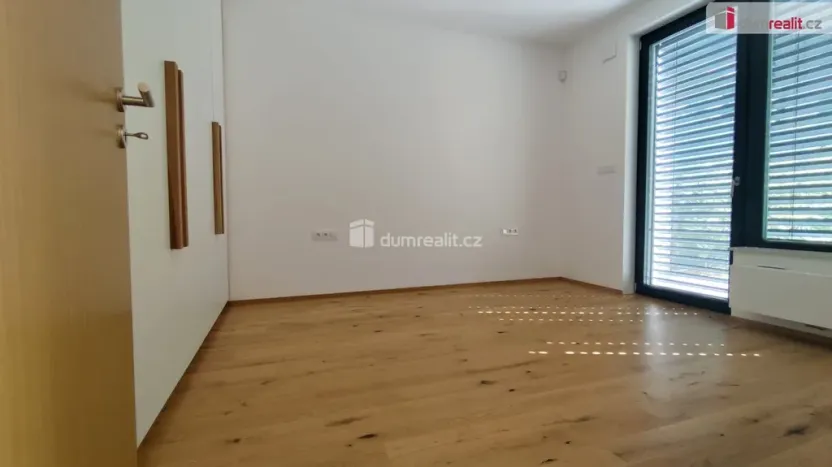 Pronájem bytu 2+kk, Praha - Nusle, Mužíkova, 44 m2