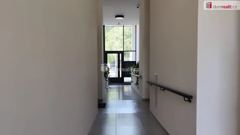 Pronájem bytu 2+kk, Praha - Nusle, Mužíkova, 44 m2