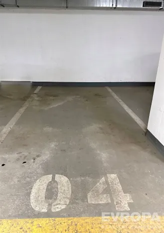 Pronájem garážového stání, Praha - Ruzyně, Karlovarská, 12 m2