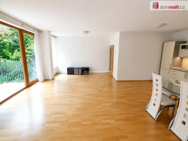 Pronájem bytu 2+kk, Praha - Žižkov, Jeseniova, 84 m2