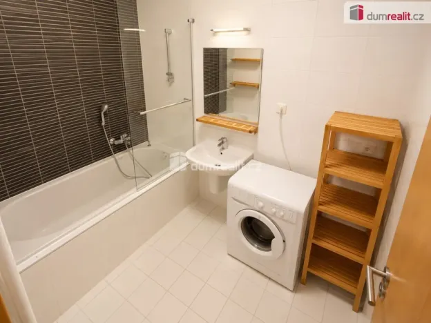 Pronájem bytu 2+kk, Praha - Žižkov, Jeseniova, 84 m2