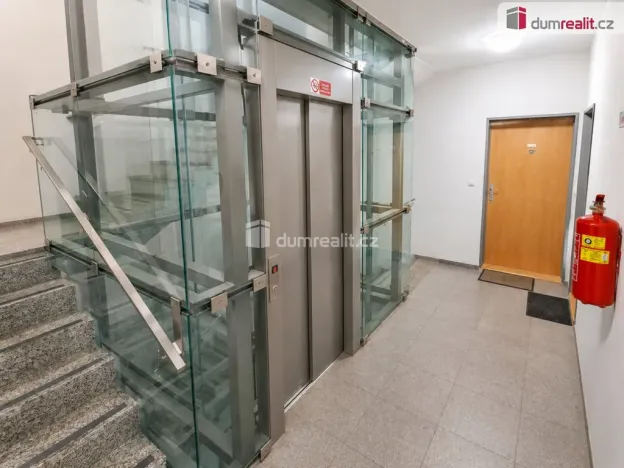 Pronájem bytu 2+kk, Praha - Žižkov, Jeseniova, 84 m2