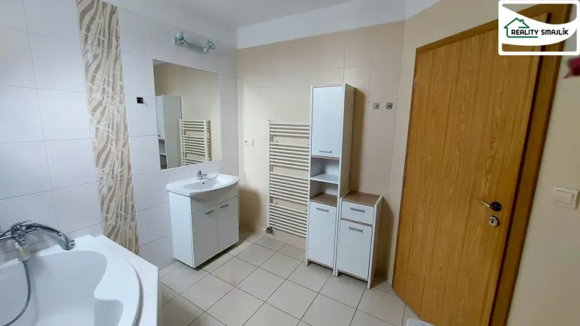 Pronájem bytu 3+1, Cheb - Skalka, Komorní Dvůr, 100 m2