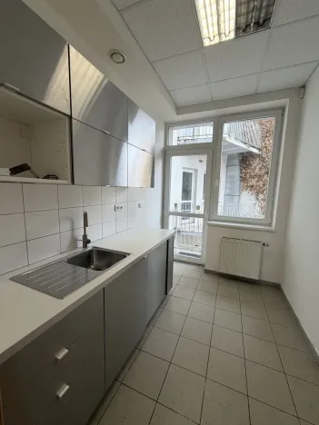 Pronájem kanceláře, Praha - Vysočany, Jandova, 209 m2