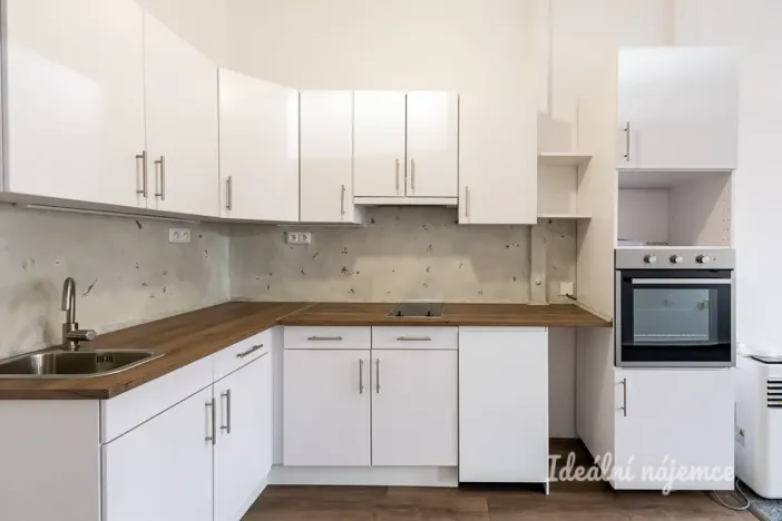 Pronájem bytu 2+kk, Praha - Nusle, Jaromírova, 58 m2