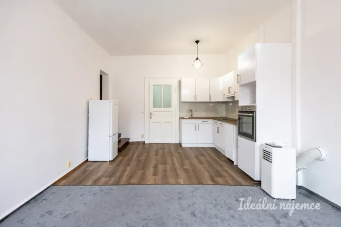 Pronájem bytu 2+kk, Praha - Nusle, Jaromírova, 58 m2
