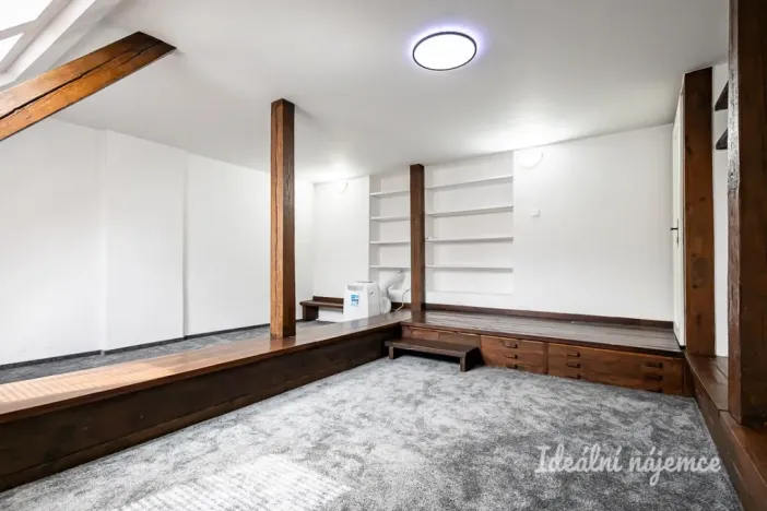 Pronájem bytu 2+kk, Praha - Nusle, Jaromírova, 58 m2
