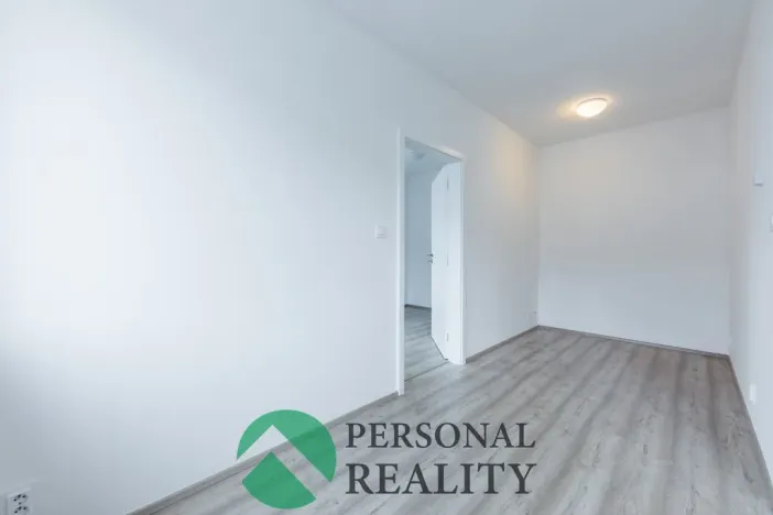 Pronájem bytu 3+1, Karlovy Vary, Pod Svahem, 86 m2