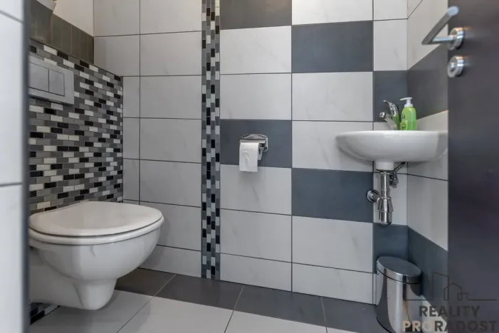 Prodej rodinného domu, Šanov, Komenského, 200 m2