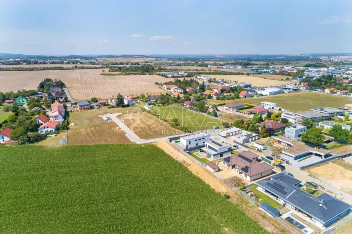 Prodej pozemku pro bydlení, Vestec, Máchova, 2304 m2