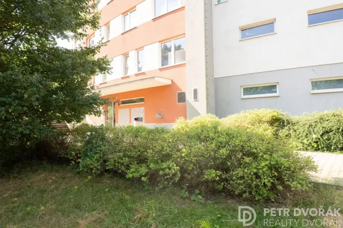 Prodej bytu 1+kk, Praha - Hloubětín, Nademlejnská, 38 m2