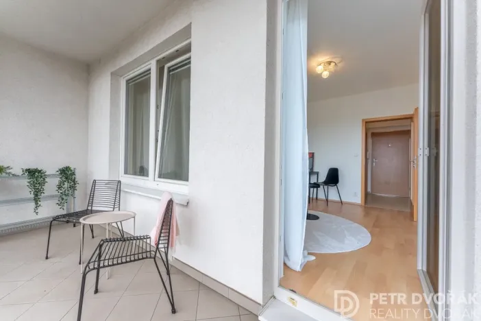 Prodej bytu 1+kk, Praha - Hloubětín, Nademlejnská, 38 m2