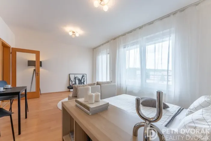Prodej bytu 1+kk, Praha - Hloubětín, Nademlejnská, 38 m2