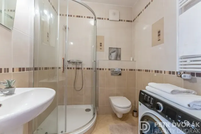 Prodej bytu 1+kk, Praha - Hloubětín, Nademlejnská, 38 m2