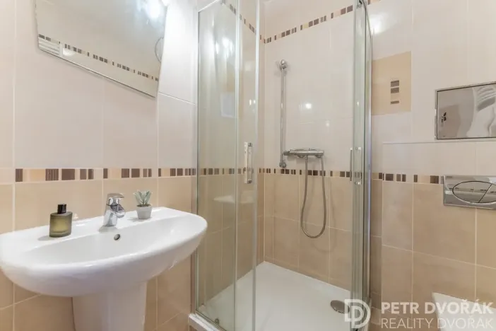 Prodej bytu 1+kk, Praha - Hloubětín, Nademlejnská, 38 m2