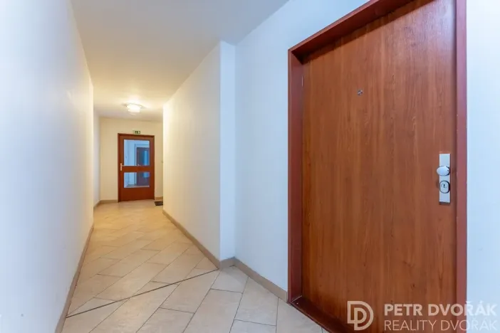 Prodej bytu 1+kk, Praha - Hloubětín, Nademlejnská, 38 m2