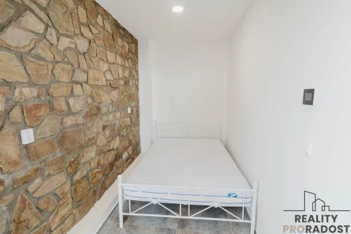 Pronájem bytu 2+kk, Zakřany, 28 m2