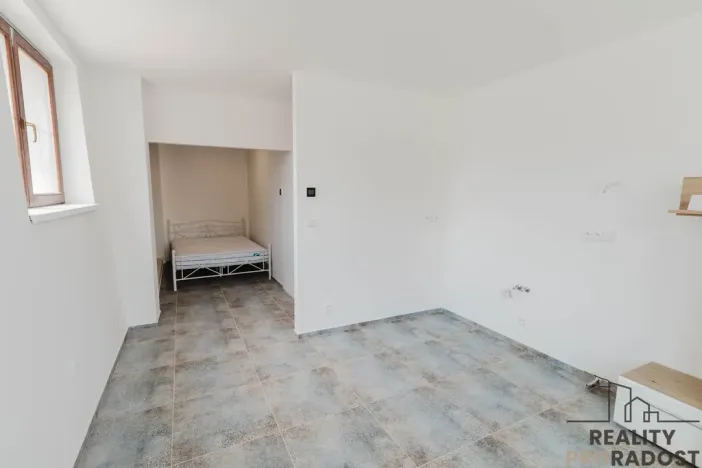 Pronájem bytu 2+kk, Zakřany, 28 m2