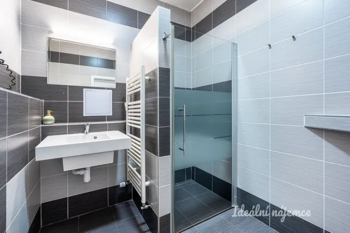 Pronájem bytu 1+kk, Praha - Suchdol, Suchdolské náměstí, 32 m2