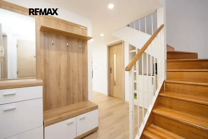 Pronájem bytu 4+kk, Praha - Modřany, Plovdivská, 82 m2