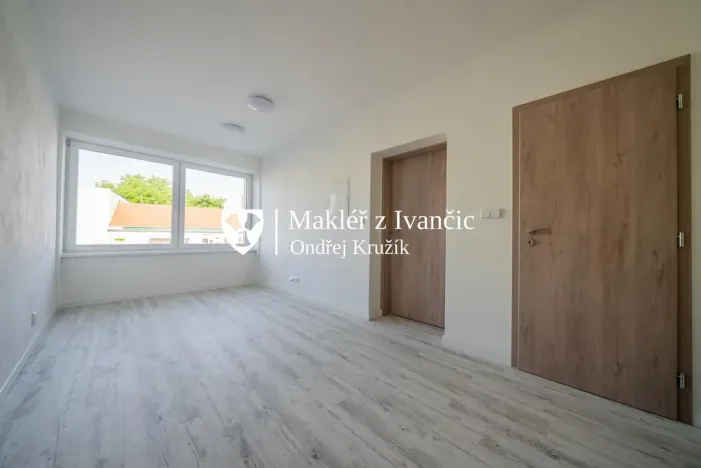 Prodej bytu 2+kk, Počenice-Tetětice - Počenice, 33 m2