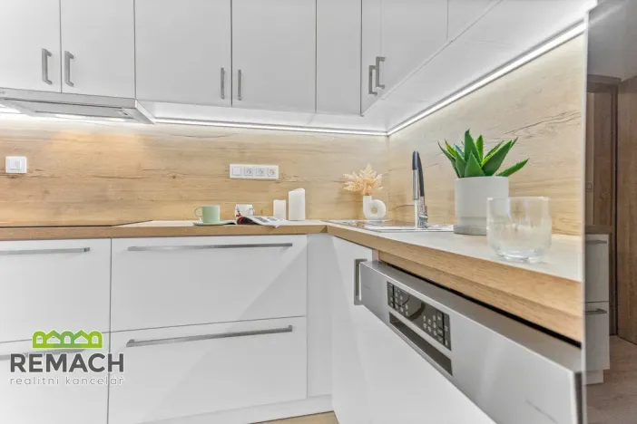 Pronájem bytu 2+kk, Náchod - Staré Město nad Metují, Bartoňova, 56 m2