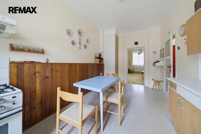 Prodej bytu 3+1, Karlovy Vary, Krymská, 83 m2