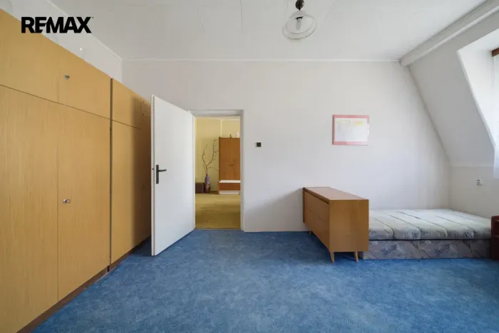 Prodej bytu 3+1, Karlovy Vary, Krymská, 83 m2