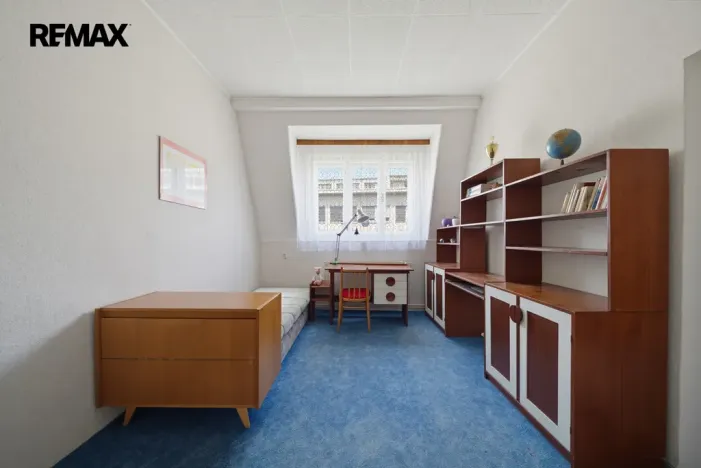 Prodej bytu 3+1, Karlovy Vary, Krymská, 83 m2