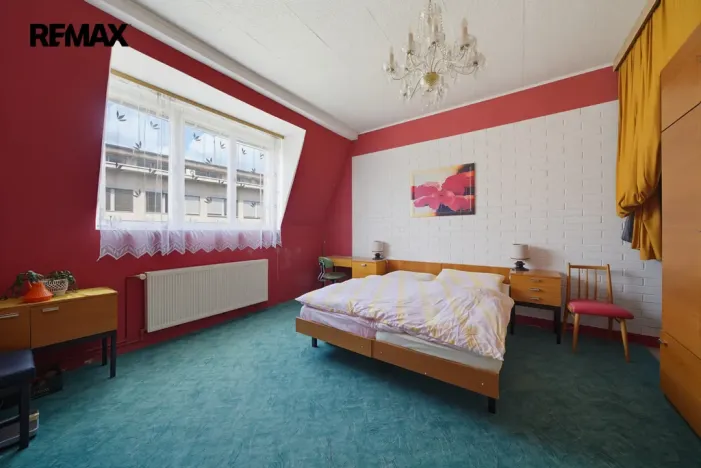 Prodej bytu 3+1, Karlovy Vary, Krymská, 83 m2