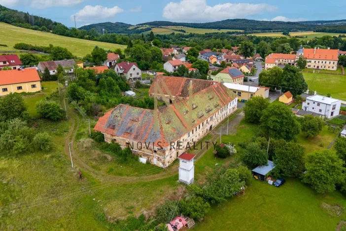 Prodej zemědělské usedlosti, Červené Poříčí, 1400 m2
