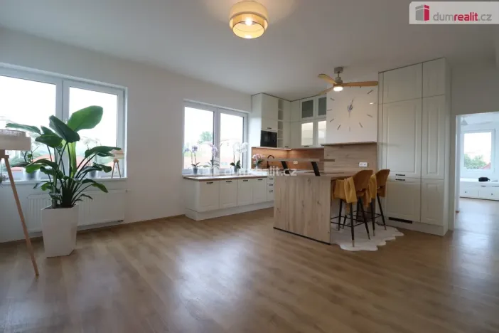 Pronájem bytu 3+kk, Karlovy Vary, Šumavská, 86 m2