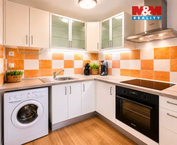 Pronájem bytu 2+kk, Praha - Petrovice, Kurčatovova, 43 m2
