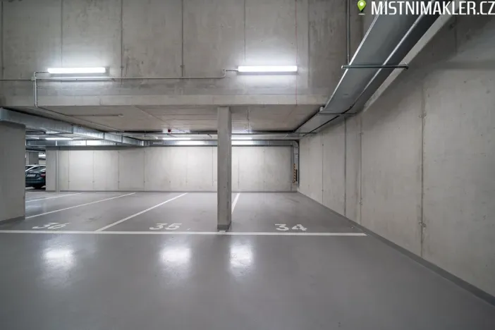 Pronájem garážového stání, Olomouc - Nová Ulice, Milana Ticháka, 12 m2