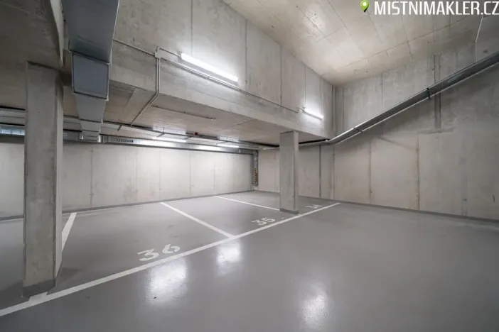Pronájem garážového stání, Olomouc - Nová Ulice, Milana Ticháka, 12 m2
