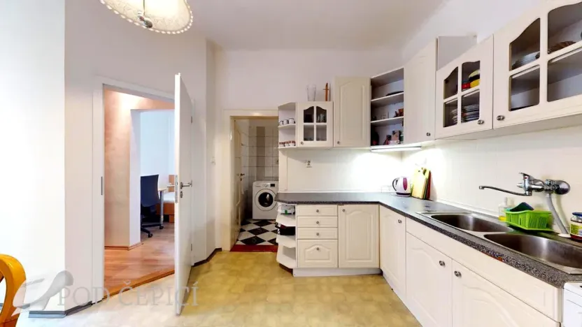 Pronájem atypického bytu, Brno - Královo Pole, Palackého třída, 23 m2