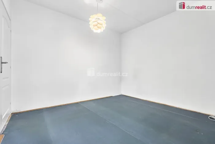 Prodej bytu 2+1, Karlovy Vary - Dvory, Chebská, 62 m2