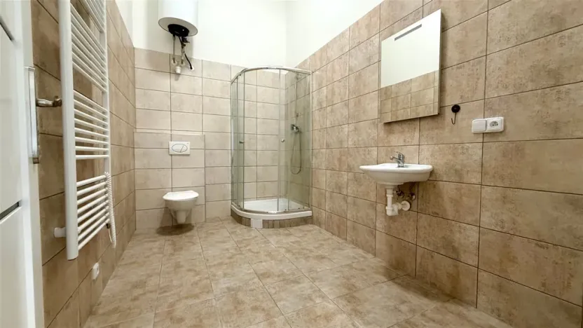Pronájem bytu 1+kk, Cheb, náměstí Krále Jiřího z Poděbrad, 44 m2