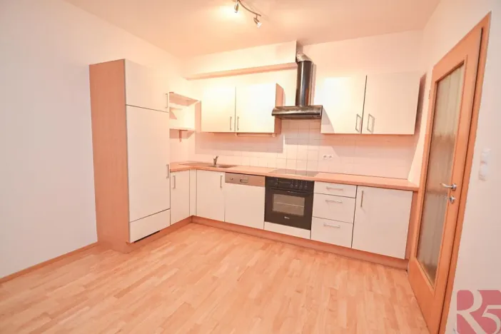 Pronájem bytu 2+kk, Praha - Vysočany, Pod Harfou, 57 m2
