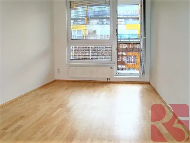 Pronájem bytu 2+kk, Praha - Vysočany, Pod Harfou, 57 m2
