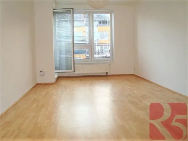 Pronájem bytu 2+kk, Praha - Vysočany, Pod Harfou, 57 m2