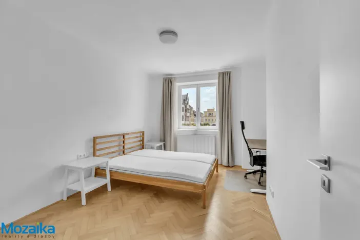 Pronájem bytu 2+kk, Lanškroun - Lanškroun-Vnitřní Město, nám. J. M. Marků, 62 m2