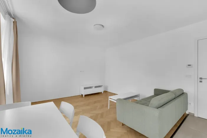 Pronájem bytu 2+kk, Lanškroun - Lanškroun-Vnitřní Město, nám. J. M. Marků, 62 m2