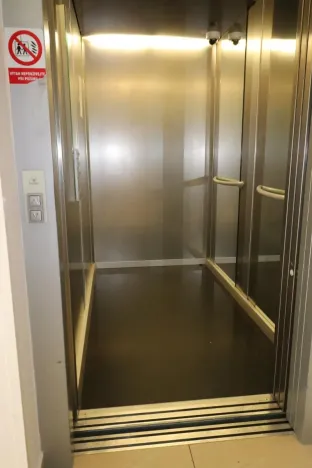 Pronájem bytu 1+kk, Praha - Záběhlice, Mattioliho, 35 m2