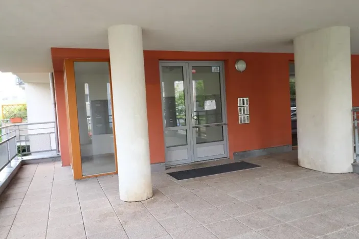 Pronájem bytu 1+kk, Praha - Záběhlice, Mattioliho, 35 m2